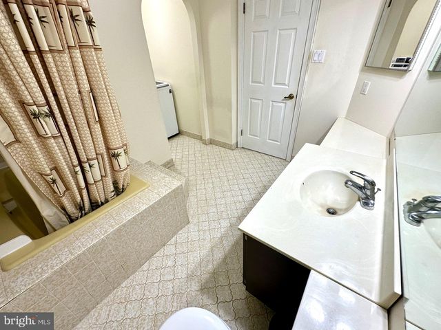 17 FARMINGTON PL, Newtown, PA 18940