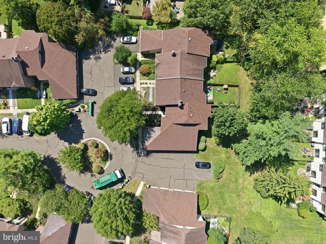 17 FARMINGTON PL, Newtown, PA 18940