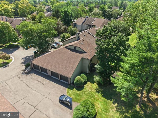 17 FARMINGTON PL, Newtown, PA 18940