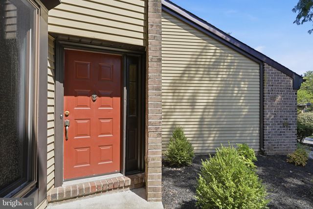 17 FARMINGTON PL, Newtown, PA 18940