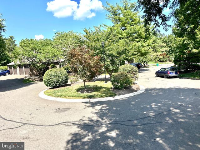 17 FARMINGTON PL, Newtown, PA 18940