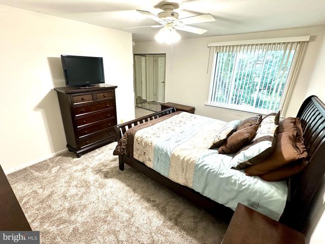 17 FARMINGTON PL, Newtown, PA 18940