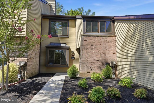 17 FARMINGTON PL, Newtown, PA 18940