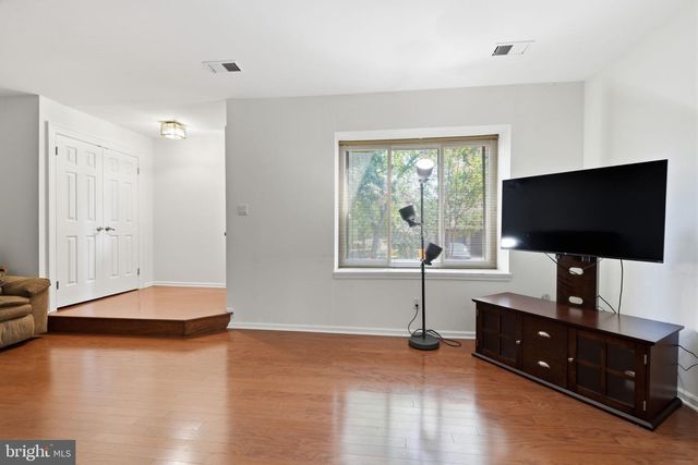 17 FARMINGTON PL, Newtown, PA 18940