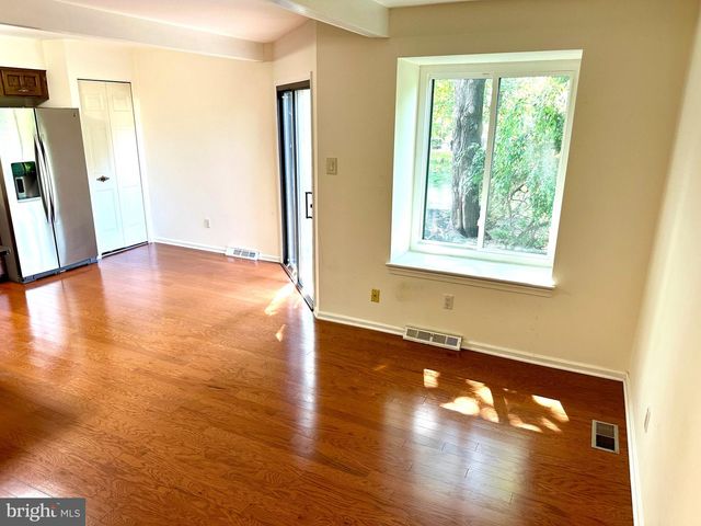 17 FARMINGTON PL, Newtown, PA 18940