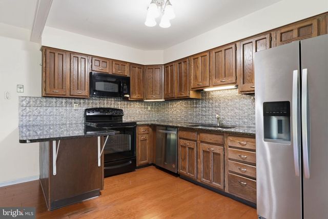 17 FARMINGTON PL, Newtown, PA 18940