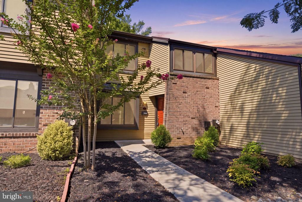 17 FARMINGTON PL, Newtown, PA 18940