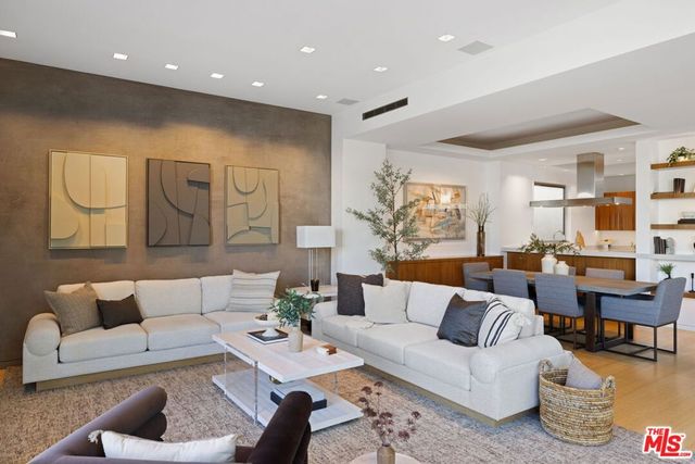 2910 & 2908 Strongs Drive, Venice, CA 90291