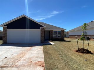 925 S Buffalo Lane, Mustang, OK 73064