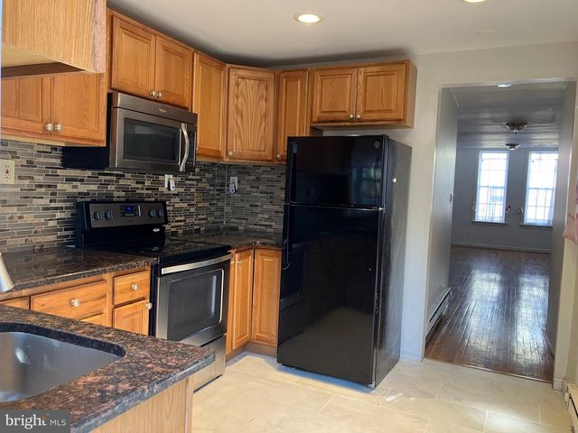 1920 FONTAIN ST, Philadelphia, PA 19121