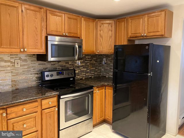 1920 FONTAIN ST, Philadelphia, PA 19121