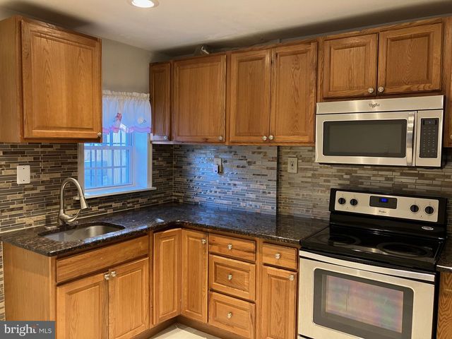 1920 FONTAIN ST, Philadelphia, PA 19121