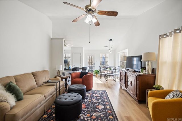 2205 Greenleaf Drive, Bryant, AR 72022