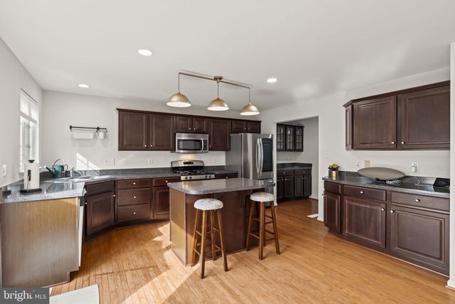 1572 JASON DR, Cinnaminson, NJ 08077