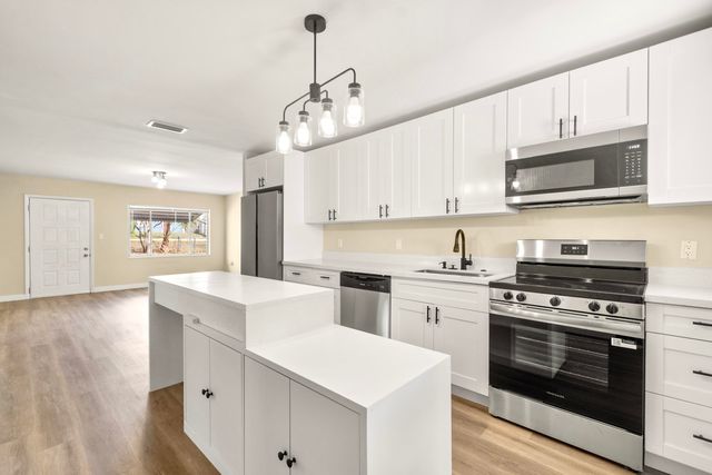 2105 Donald Avenue, Fort Pierce, FL 34946