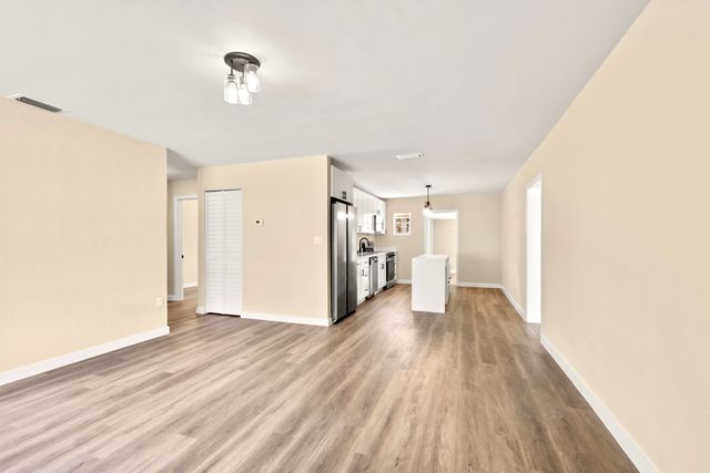 2105 Donald Avenue, Fort Pierce, FL 34946