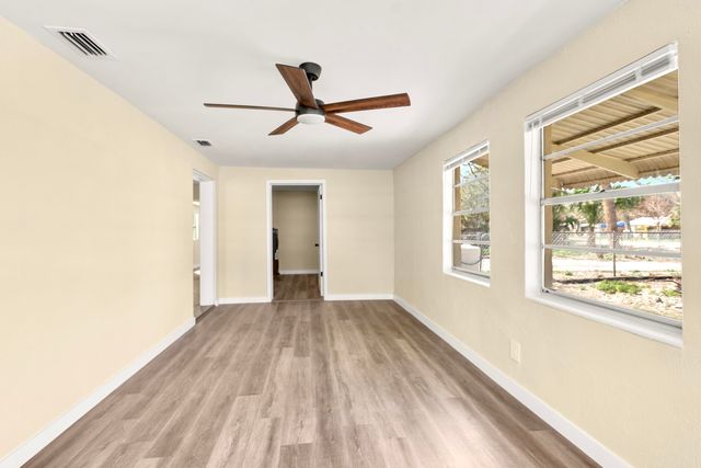 2105 Donald Avenue, Fort Pierce, FL 34946