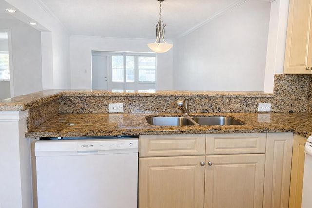 608 SW Natura Boulevard SW 109, Deerfield Beach, FL 33441