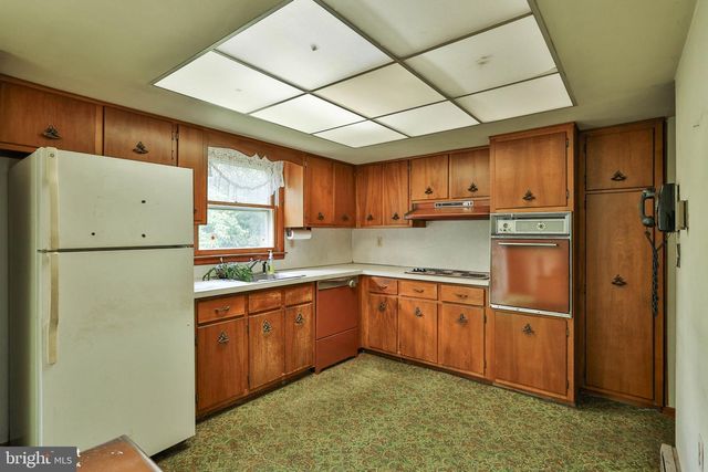 2649 NORTHVIEW AVE, Easton, PA 18045