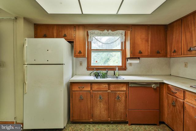 2649 NORTHVIEW AVE, Easton, PA 18045