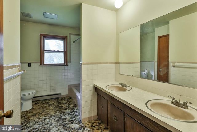 2649 NORTHVIEW AVE, Easton, PA 18045