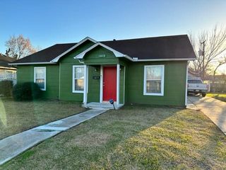 1813 E California Street E, Baytown, TX 77520
