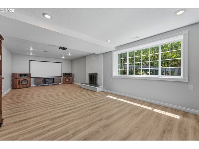 12050 Nw BIG FIR Cir, Portland, OR 97229