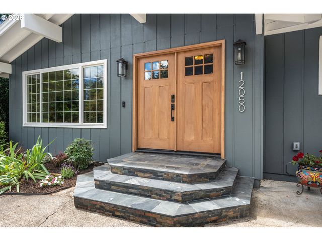 12050 Nw BIG FIR Cir, Portland, OR 97229
