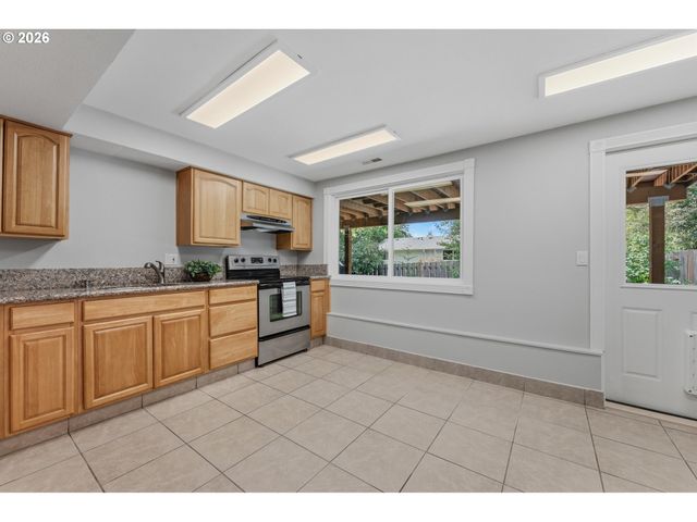 12050 Nw BIG FIR Cir, Portland, OR 97229