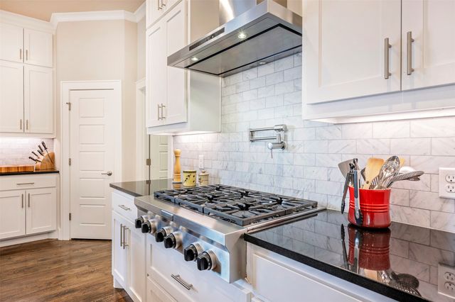 4009 Brookdale Road, Benbrook, TX 76116