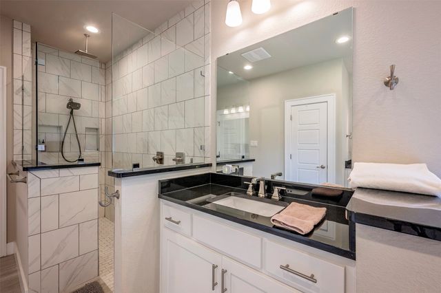 4009 Brookdale Road, Benbrook, TX 76116