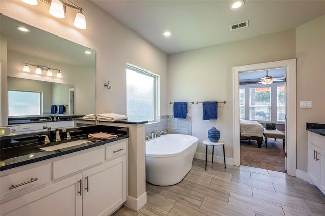4009 Brookdale Road, Benbrook, TX 76116