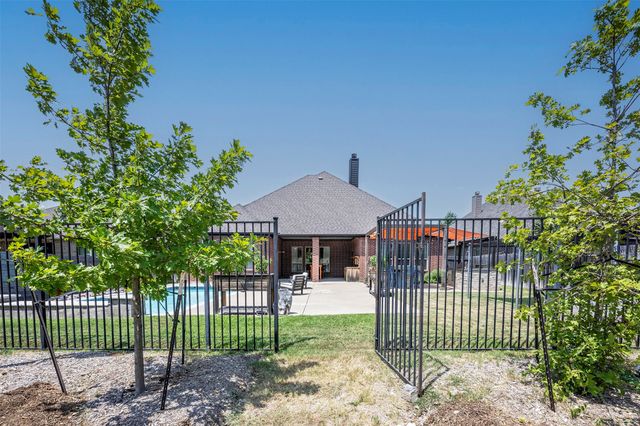 4009 Brookdale Road, Benbrook, TX 76116