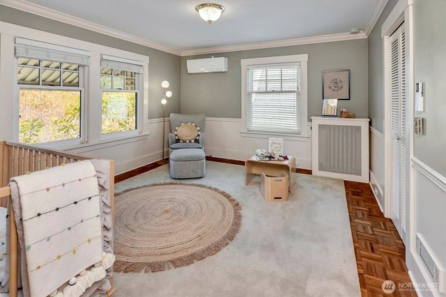 1518 4th Avenue N, Seattle, WA 98109