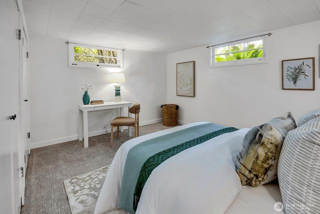 1518 4th Avenue N, Seattle, WA 98109