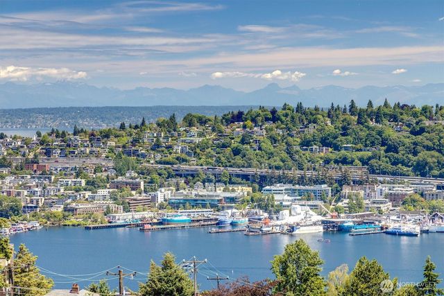 1518 4th Avenue N, Seattle, WA 98109