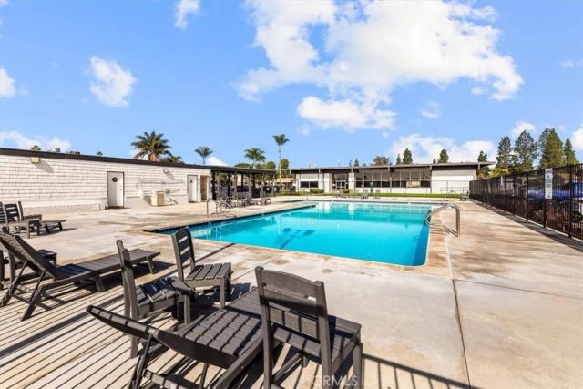 9080 9080 Bloomfield 257, Cypress, CA 90630