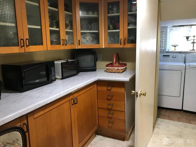 64 lawrence Avenue, Highland Park, NJ 08904