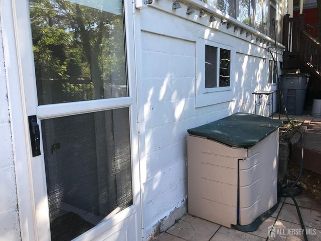 64 lawrence Avenue, Highland Park, NJ 08904