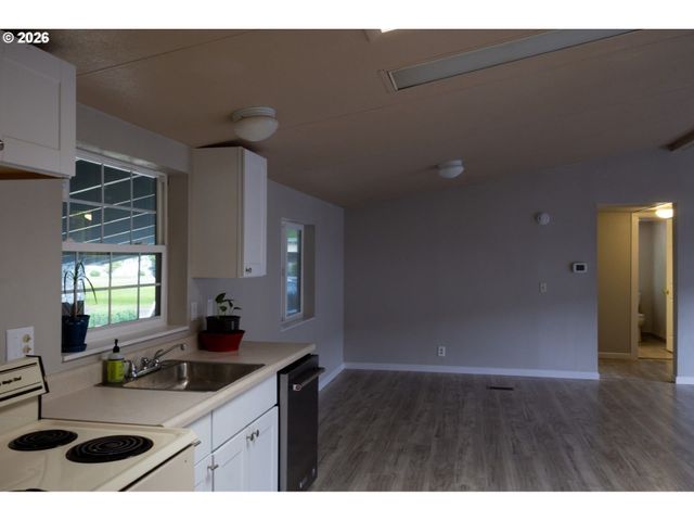 1699 N TERRY St 77, Eugene, OR 97402