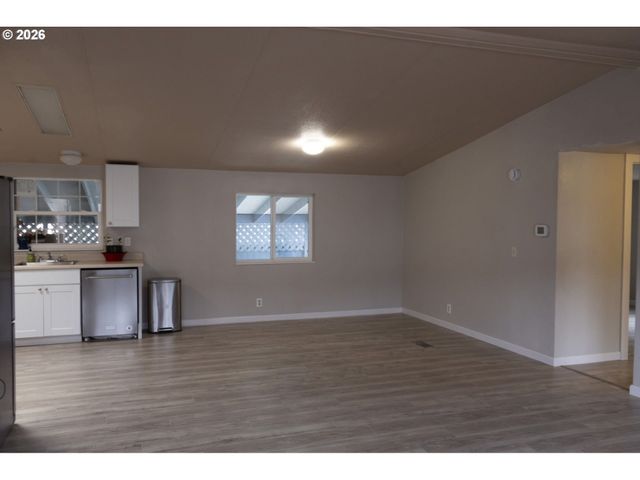 1699 N TERRY St 77, Eugene, OR 97402