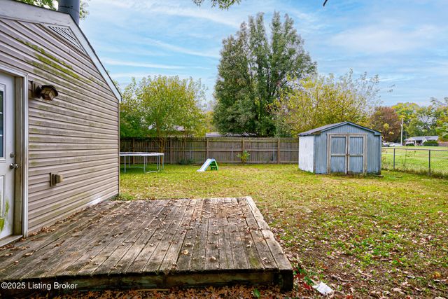 5215 Pyrus Ln, Louisville, KY 40258