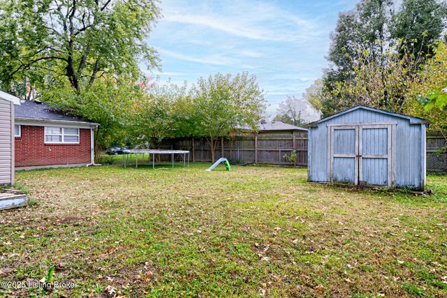 5215 Pyrus Ln, Louisville, KY 40258