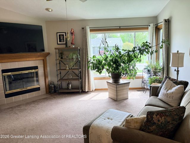 2325 Bush Hill, Holt, MI 48842