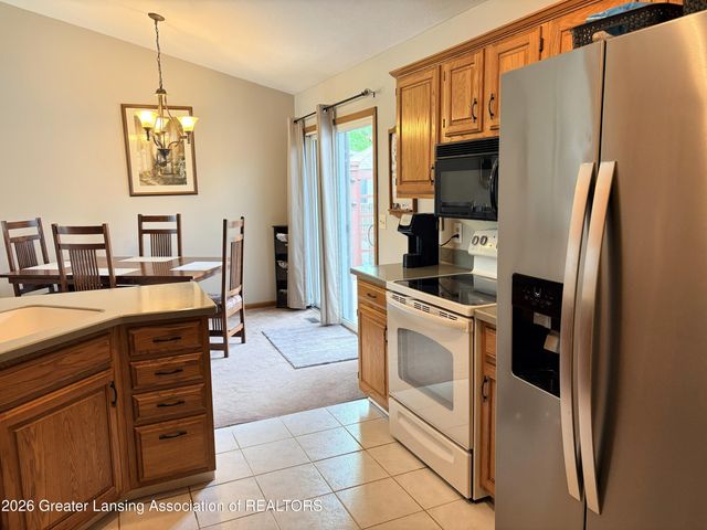 2325 Bush Hill, Holt, MI 48842