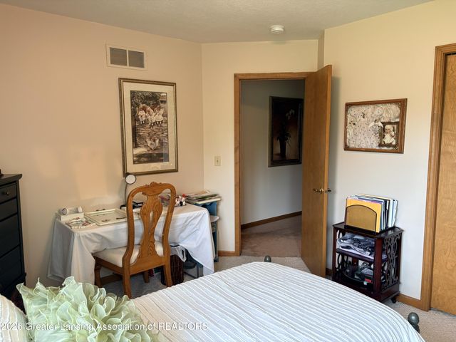 2325 Bush Hill, Holt, MI 48842