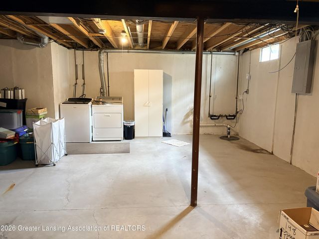 2325 Bush Hill, Holt, MI 48842