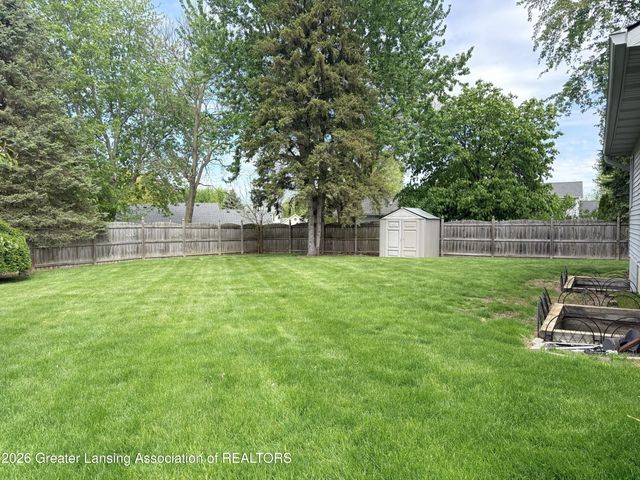 2325 Bush Hill, Holt, MI 48842