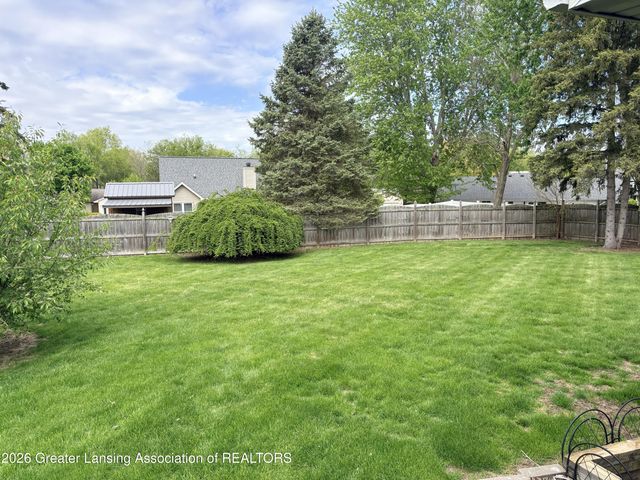 2325 Bush Hill, Holt, MI 48842