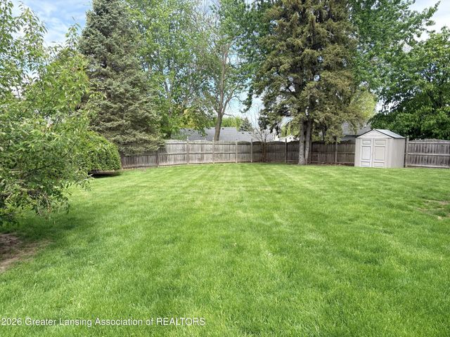 2325 Bush Hill, Holt, MI 48842
